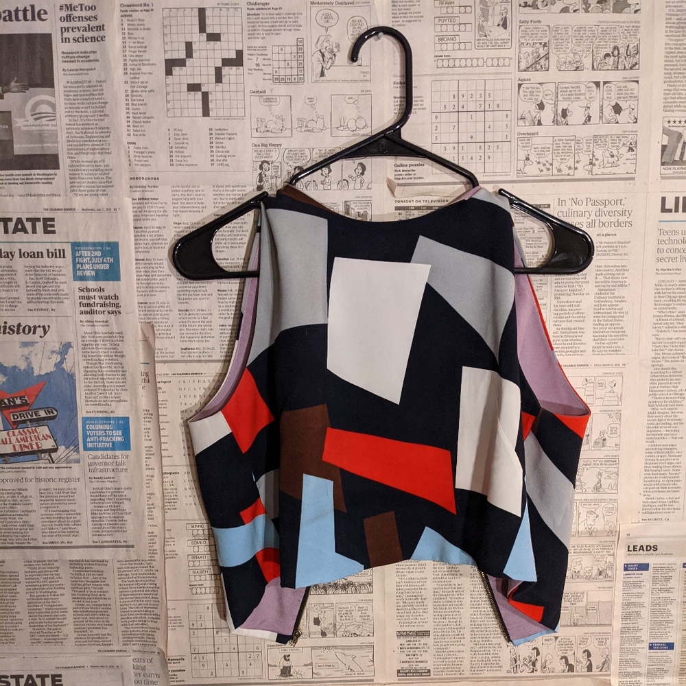 Multicolored sleeveless shirt